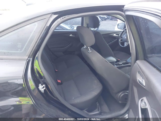 Ford FOCUS SE 2015 1FADP3F22FL216355 Image 8