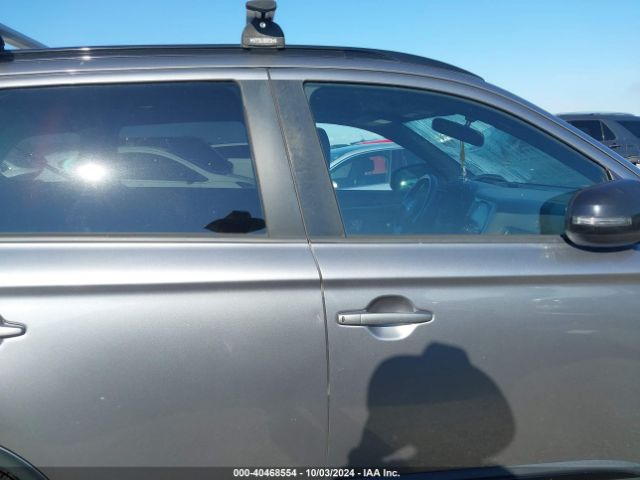 JA4AD3A37JZ045303 Mitsubishi Outlander Le