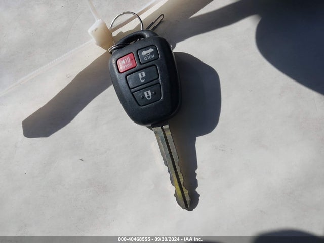 40468555 :رقم المزاد ، 2T1BURHE2GC559597 vin ، 2016 Toyota Corolla Le مزاد بيع