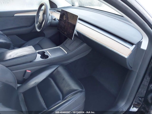 2024 TESLA MODEL Y 7SAYGDEE9RA292188 Photo 4