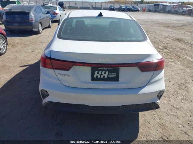 3KPF24AD8PE616124 KIA Forte Lxs