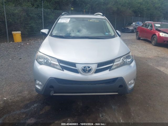 JTMRFREV0FD136130 Toyota Rav4 Xle