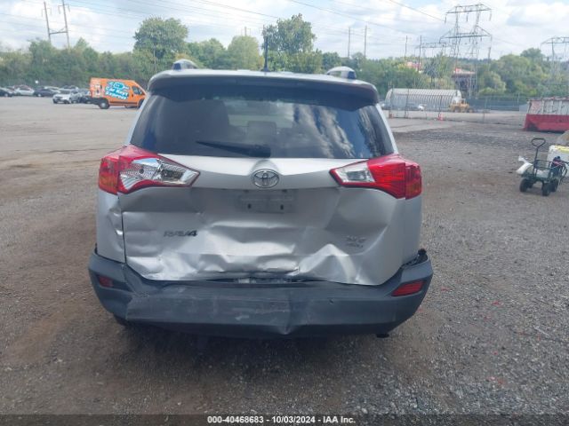 JTMRFREV0FD136130 Toyota Rav4 Xle