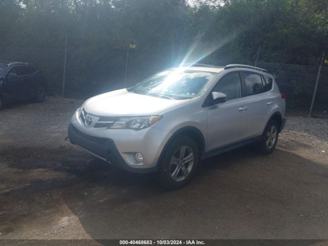 JTMRFREV0FD136130 Toyota Rav4 Xle