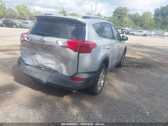 JTMRFREV0FD136130 Toyota Rav4 Xle