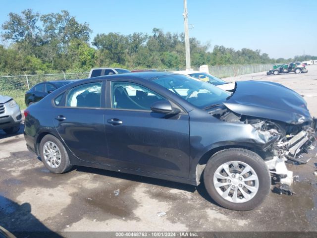 3KPF24AD0KE105385 KIA FORTE FE