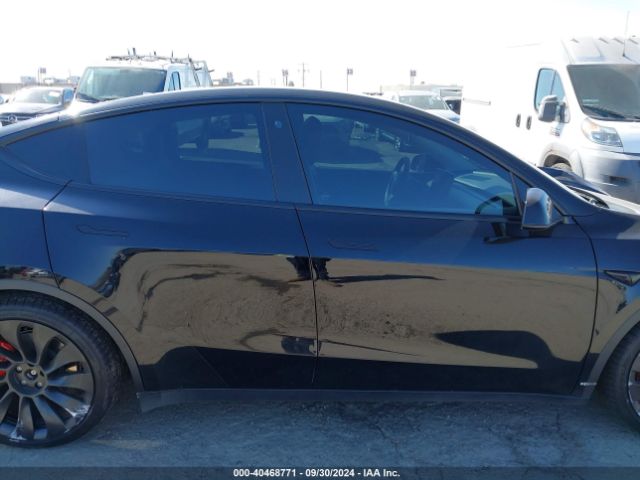 7SAYGDEF7NF392621 Tesla Model Y Performance Dual Motor All-wheel Drive