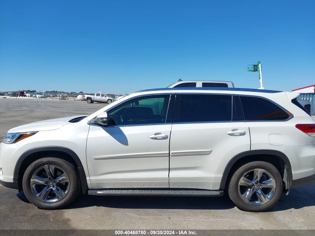 Toyota Highlander Limited Platinum 2017 5TDDZRFH8HS466230 Image 14