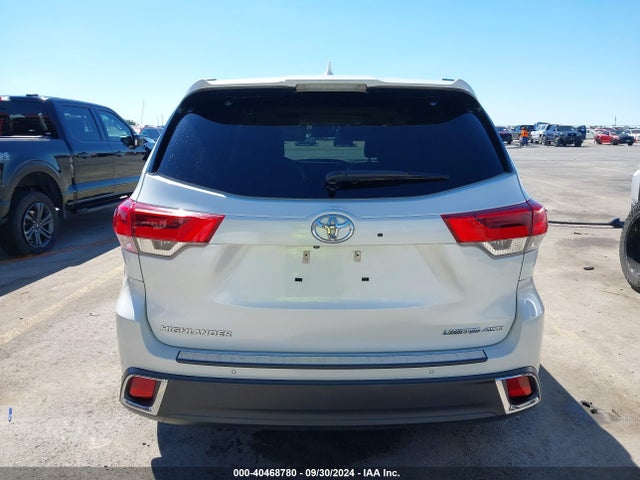 Toyota Highlander Limited Platinum 2017 5TDDZRFH8HS466230 Image 16