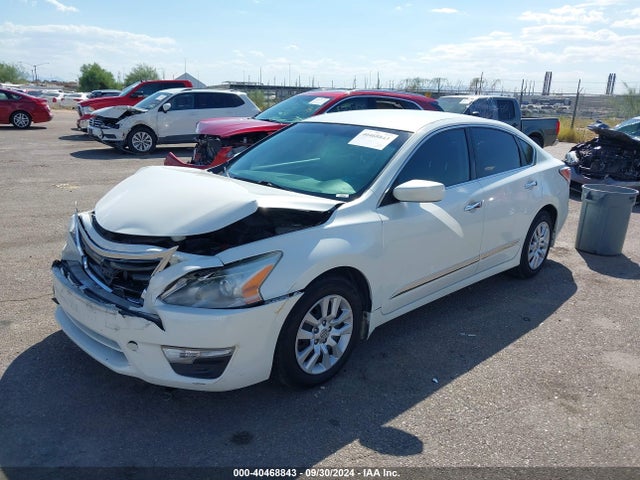 Nissan Altima 2.5 S 2015 1N4AL3AP5FN306766 Image 2