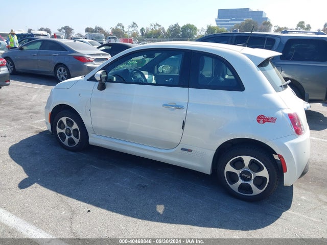 Fiat 500E BATTERY ELECTRIC 2017 3C3CFFGE4HT529888 Image 14