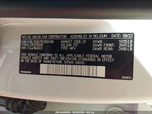 Volvo Xc40 B5 Core Bright Theme/b5 Core Dark Theme 2024 YV4L12UK7R2262436 Image 9