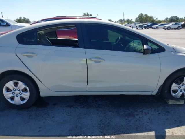 KNAFK4A69F5375523 KIA FORTE LX