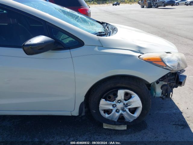KNAFK4A69F5375523 KIA FORTE LX