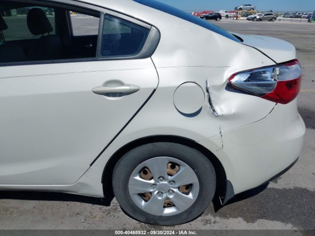 KNAFK4A69F5375523 KIA FORTE LX