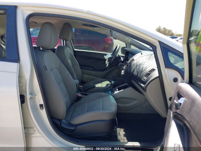 KNAFK4A69F5375523 KIA FORTE LX