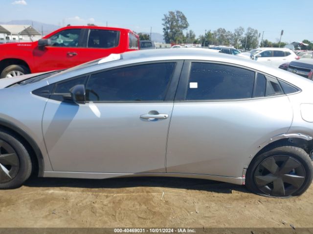 JTDACAAU4R3027622 Toyota Prius Le