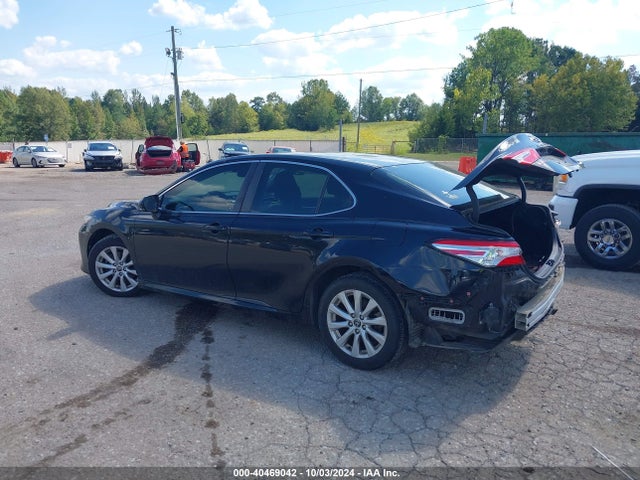 Toyota CAMRY LE 2018 JTNB11HK1J3032162 Image 3