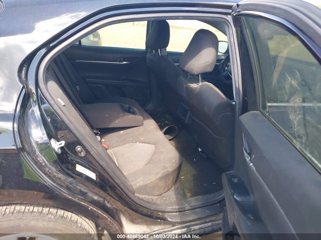 Toyota CAMRY LE 2018 JTNB11HK1J3032162 Image 8