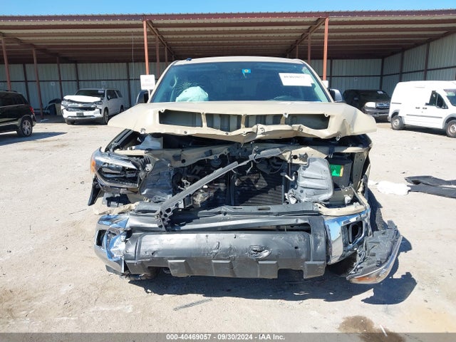 5TFDY5F11JX733724 Toyota Tundra Sr5 5.7l V8