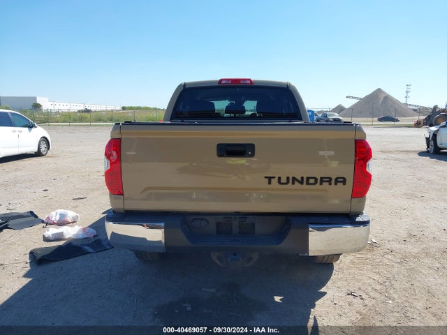 5TFDY5F11JX733724 Toyota Tundra Sr5 5.7l V8