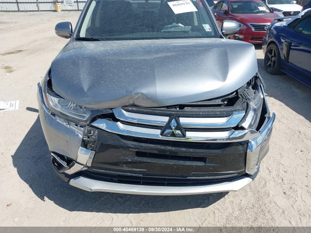 JA4AD3A31JZ040341 Mitsubishi Outlander Se