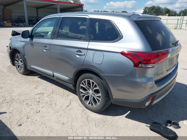 2018 MITSUBISHI OUTLANDER JA4AD3A31JZ040341 Photo 2