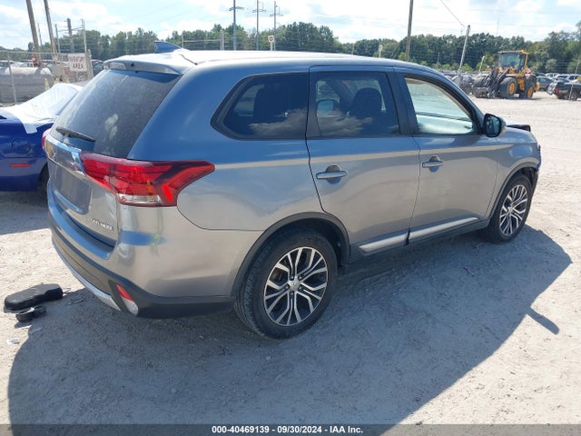 2018 MITSUBISHI OUTLANDER JA4AD3A31JZ040341 Photo 3