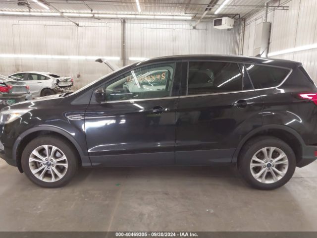 1FMCU9GD5KUA21884 Ford ESCAPE SE
