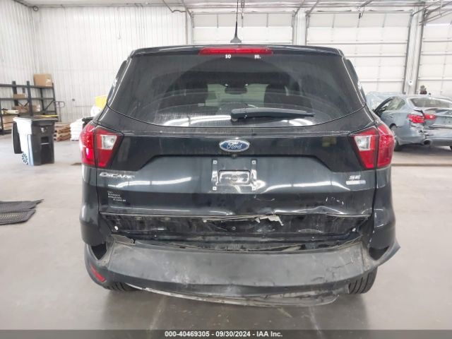 1FMCU9GD5KUA21884 Ford ESCAPE SE