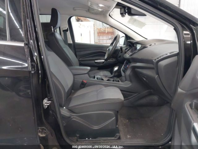 1FMCU9GD5KUA21884 Ford ESCAPE SE