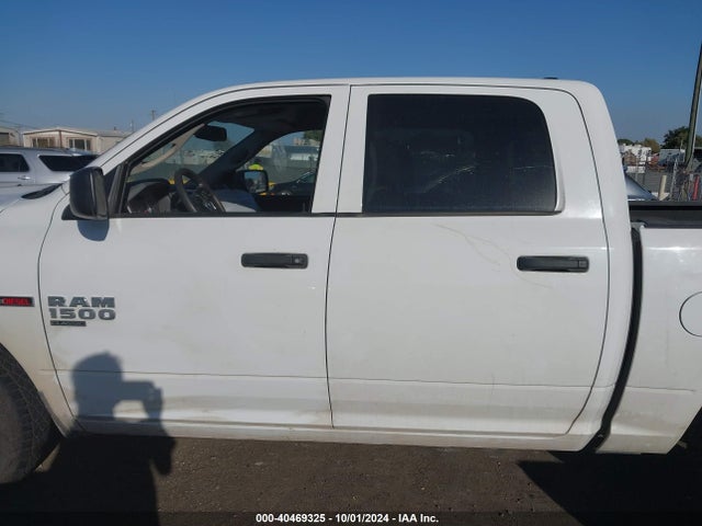 1C6RR7KM0KS726171 RAM 1500 Classic Tradesman  4x4 5'7 Box