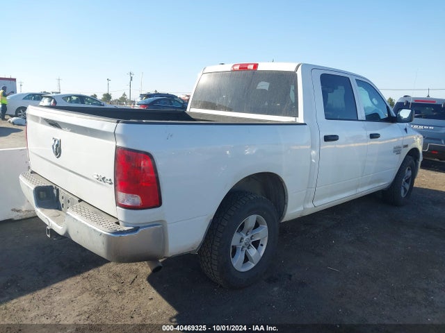 1C6RR7KM0KS726171 RAM 1500 Classic Tradesman  4x4 5'7 Box