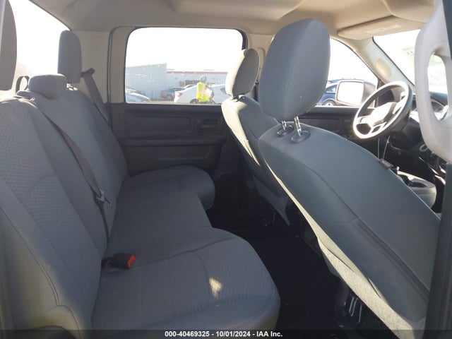 1C6RR7KM0KS726171 RAM 1500 Classic Tradesman  4x4 5'7 Box