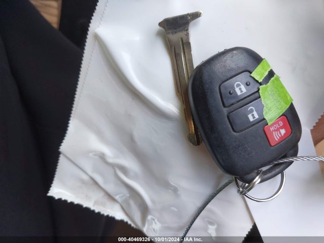 Toyota RAV4 LE 2015 2T3ZFREV5FW227218 Image 11