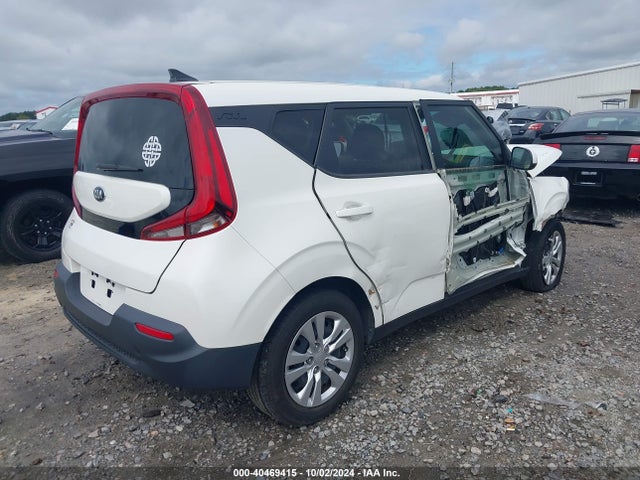 KIA SOUL LX 2021 KNDJ23AU7M7745083 Image 4