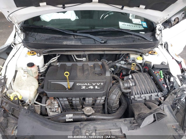 Chrysler 200 LX 2014 1C3CCBAB0EN195306 Image 10