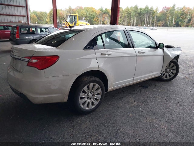 Chrysler 200 LX 2014 1C3CCBAB0EN195306 Image 4