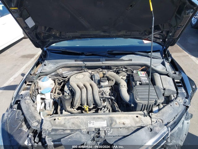 3VW2K7AJ0FM403949 Volkswagen Jetta 2.0l S