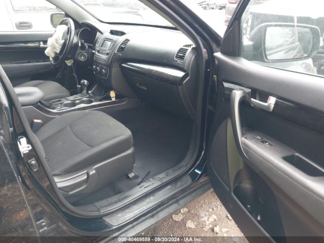 5XYKT4A68EG500774 KIA SORENTO LX