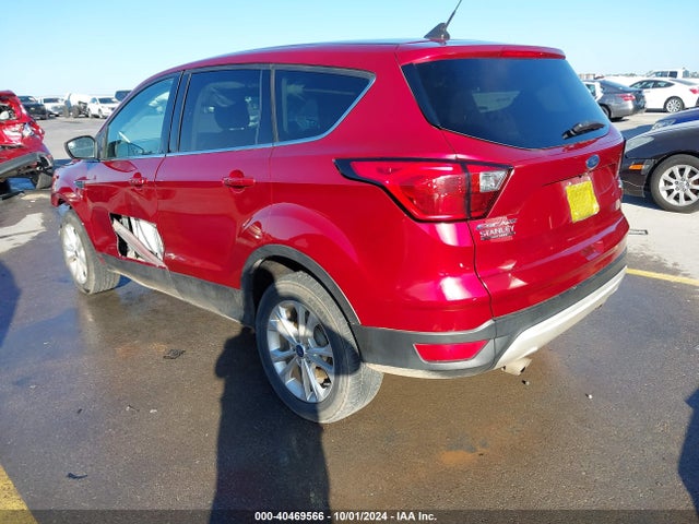 Ford ESCAPE SE 2019 1FMCU9G99KUB83545 Image 3