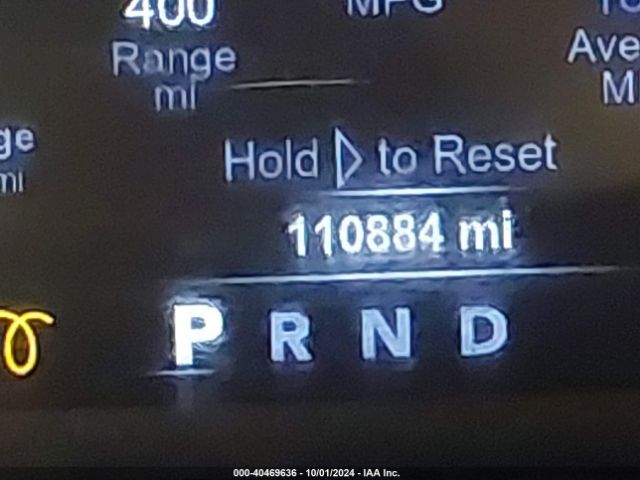 1C6RR7NM9JS356106 RAM 1500 Laramie  4x4 5'7 Box