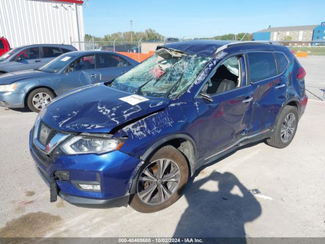 JN8AT2MV0HW026012 Nissan Rogue Sl