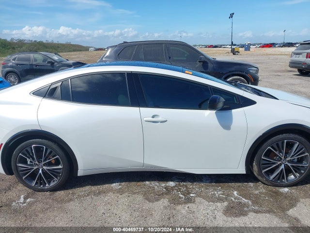 JTDACAAU8R3018938 Toyota Prius Limited
