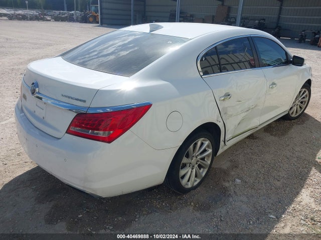 1G4GB5G30GF139943 Buick Lacrosse Leather