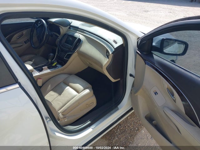 1G4GB5G30GF139943 Buick Lacrosse Leather