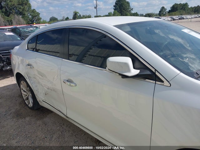 1G4GB5G30GF139943 Buick Lacrosse Leather
