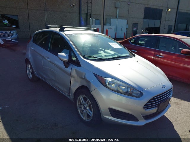 Ford FIESTA SE 2018 3FADP4EJ0JM133786 Image 1