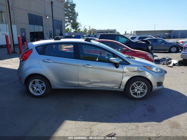 Ford FIESTA SE 2018 3FADP4EJ0JM133786 Image 13