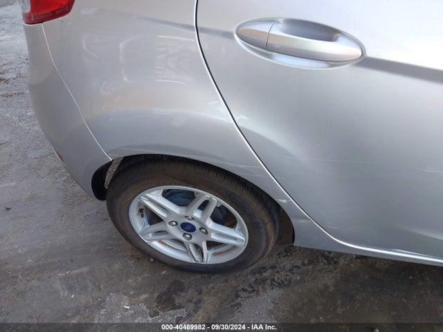 Ford FIESTA SE 2018 3FADP4EJ0JM133786 Image 18